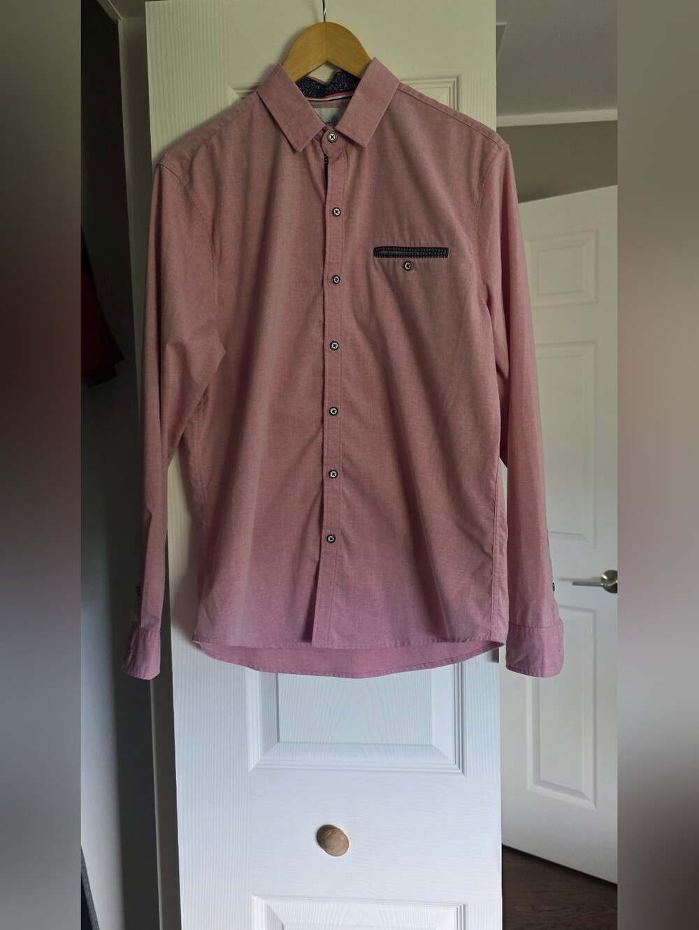 Men's Long-Sleeve Dress Shirt in Soft Pink with Contrast Trim